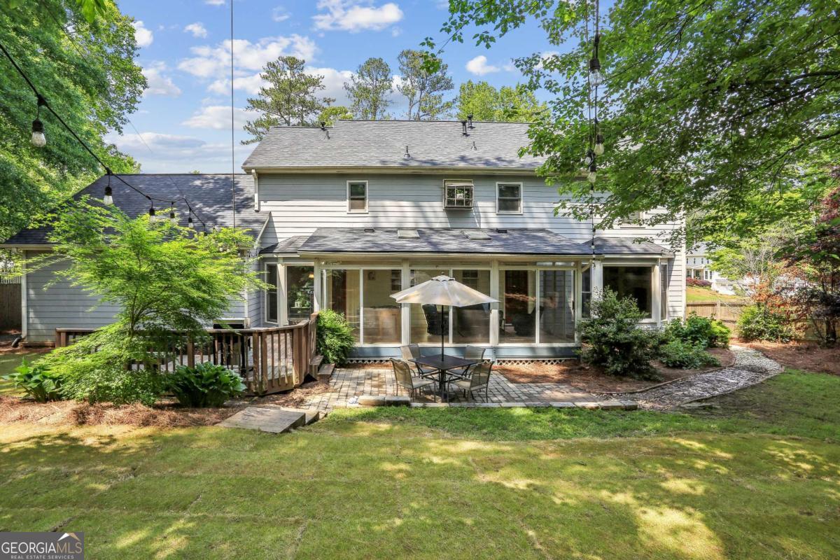 3322 Woodsfield DR NE
