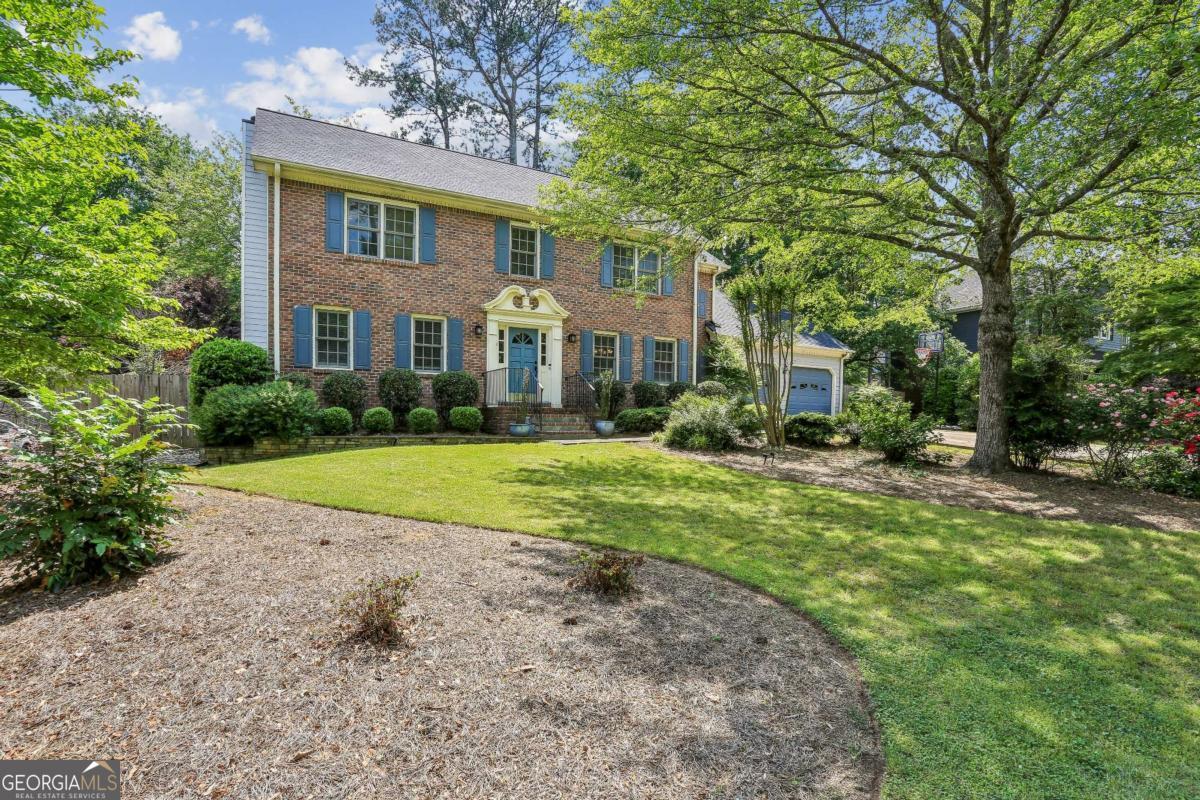 3322 Woodsfield DR NE