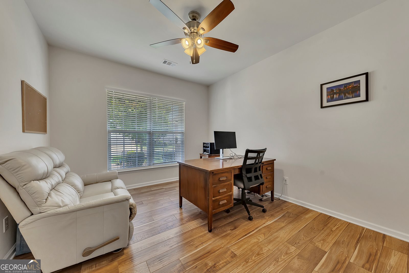 320 Pebblestone LN