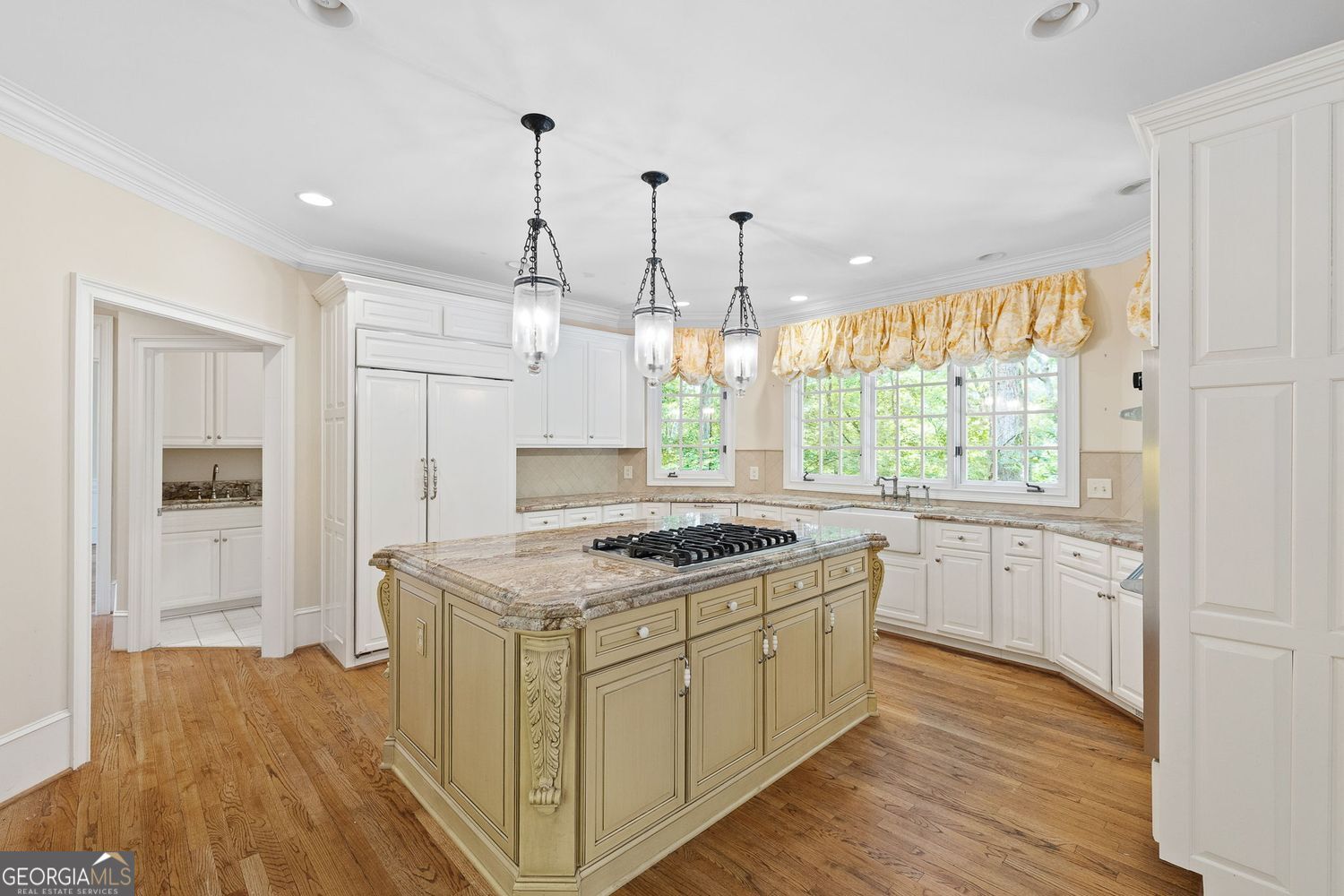 320 Yellowroot LN