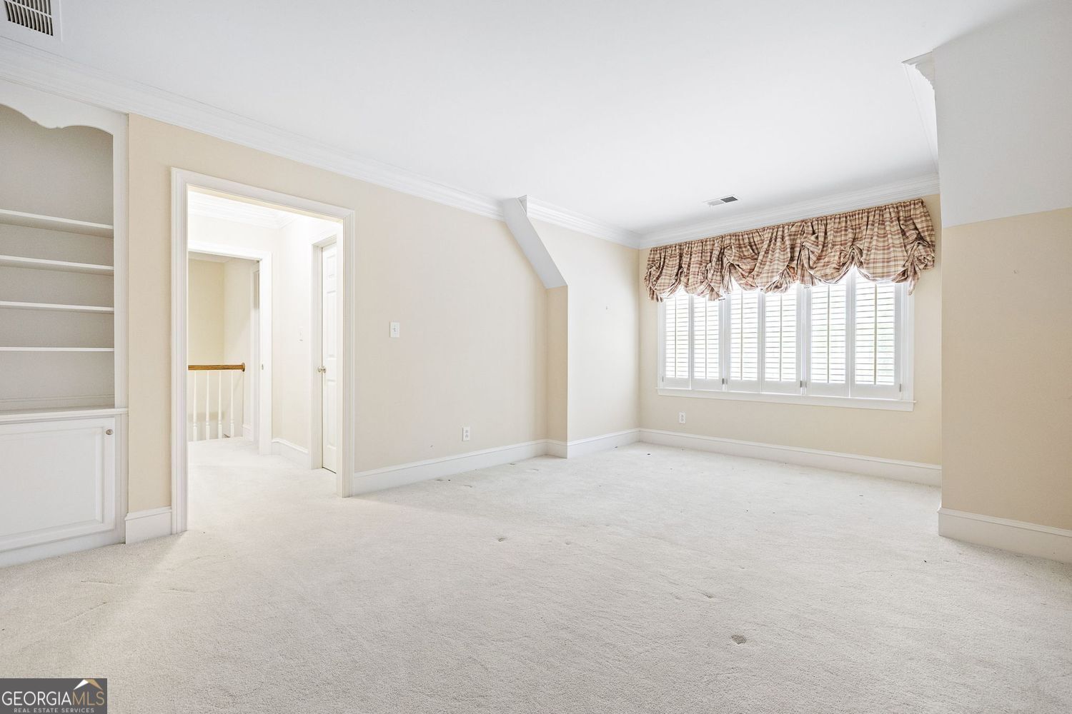 Sandy Springs, Georgia 30350, United States, 4 Bedrooms Bedrooms, ,6 BathroomsBathrooms,Residential,Active,138251