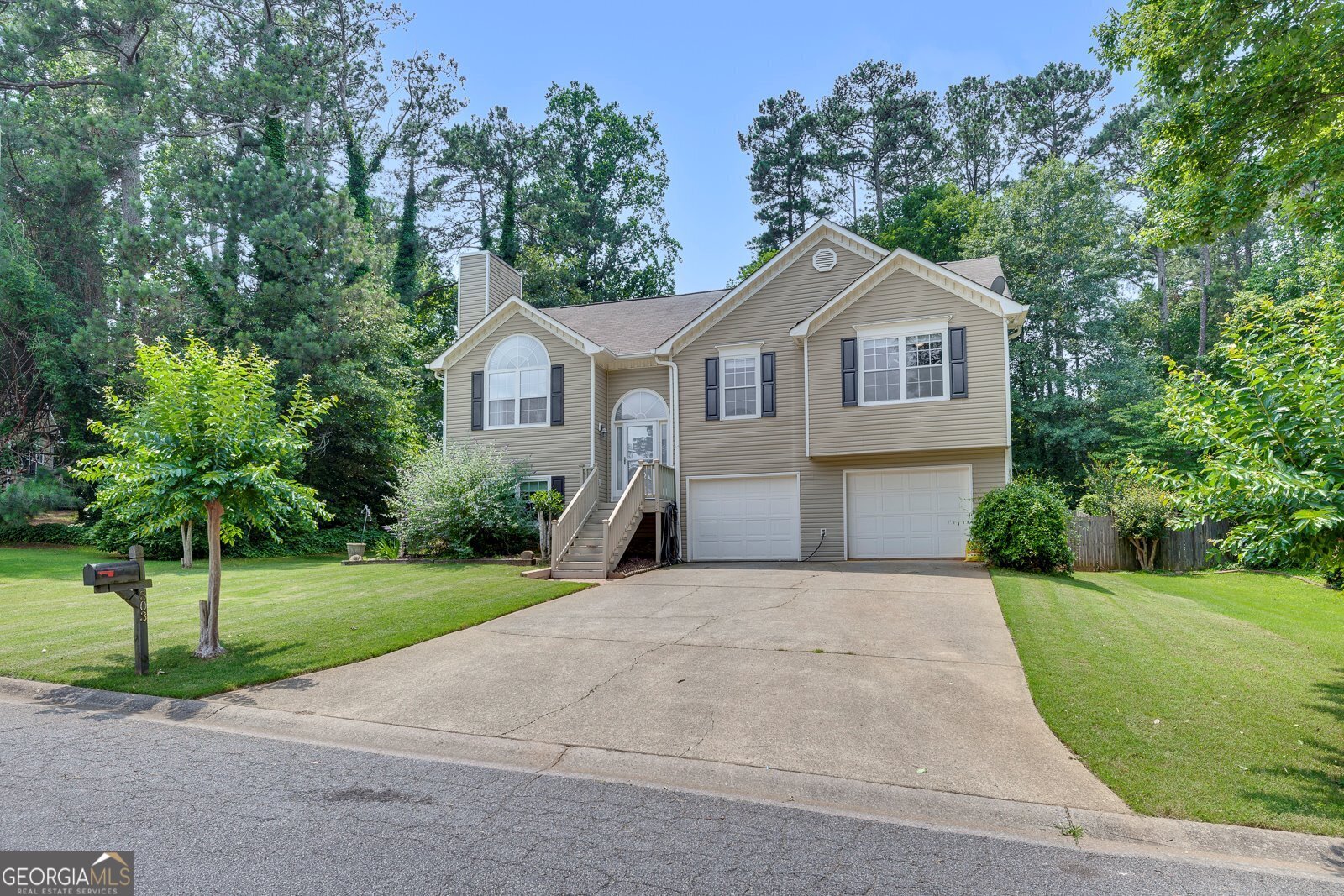 503 Silver Maple LN