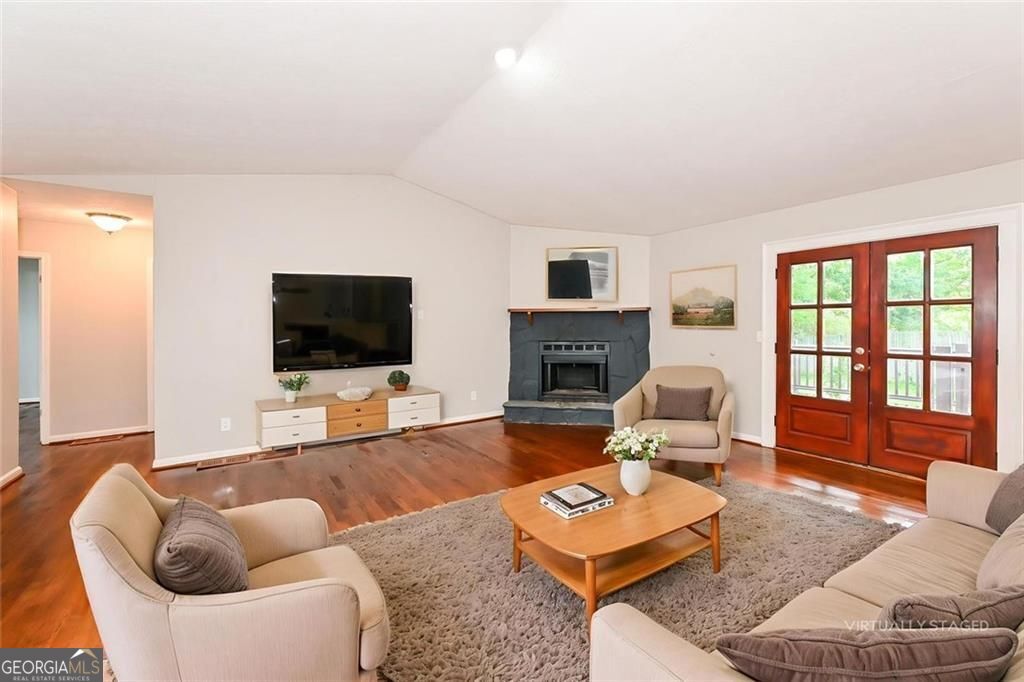 5704 Woodvalley TRCE