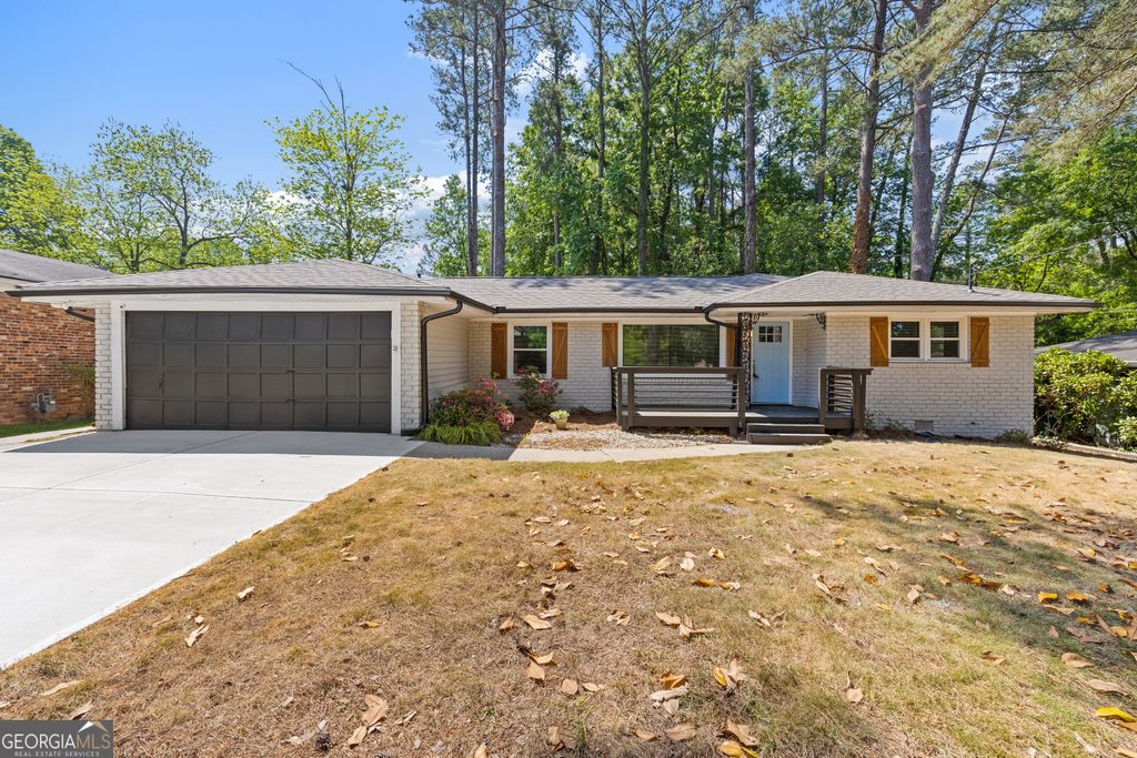 Photo of 3331 Casa Linda Drive, Decatur, GA 30032 (MLS # 10739762)