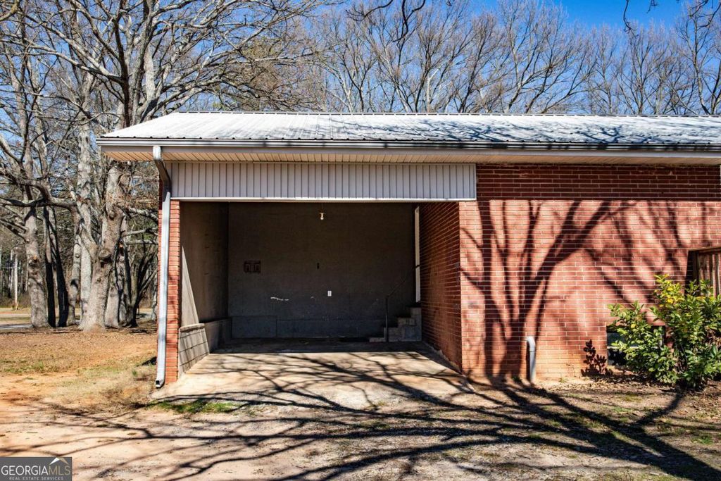 listing image 49