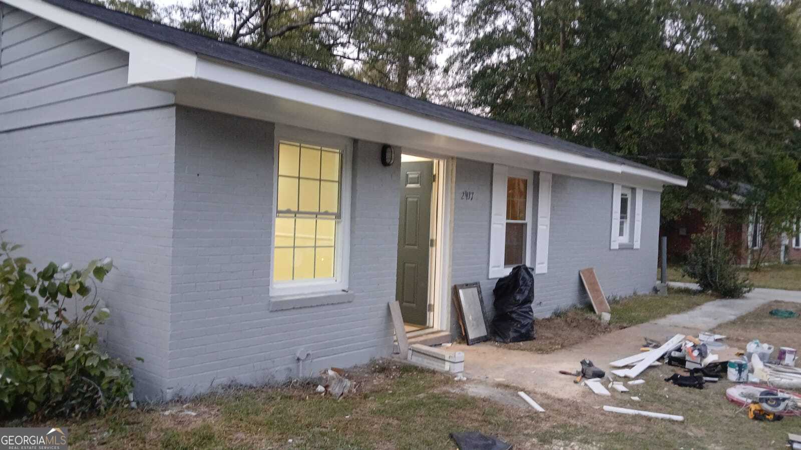 Discover your new home in Macon, GA! This adorable 3 bedroom, 1 bath all-brick house is an absolute gem. You'll love the brand-new paint, sleek LVP flooring throughout, new windows, and a new roof - talk about move-in ready! Enjoy a generous backyard perfect for relaxing or entertaining. Located just minutes from schools, shopping, and delicious restaurants, convenience is key. This amazing opportunity won't last long! Property with financing option.