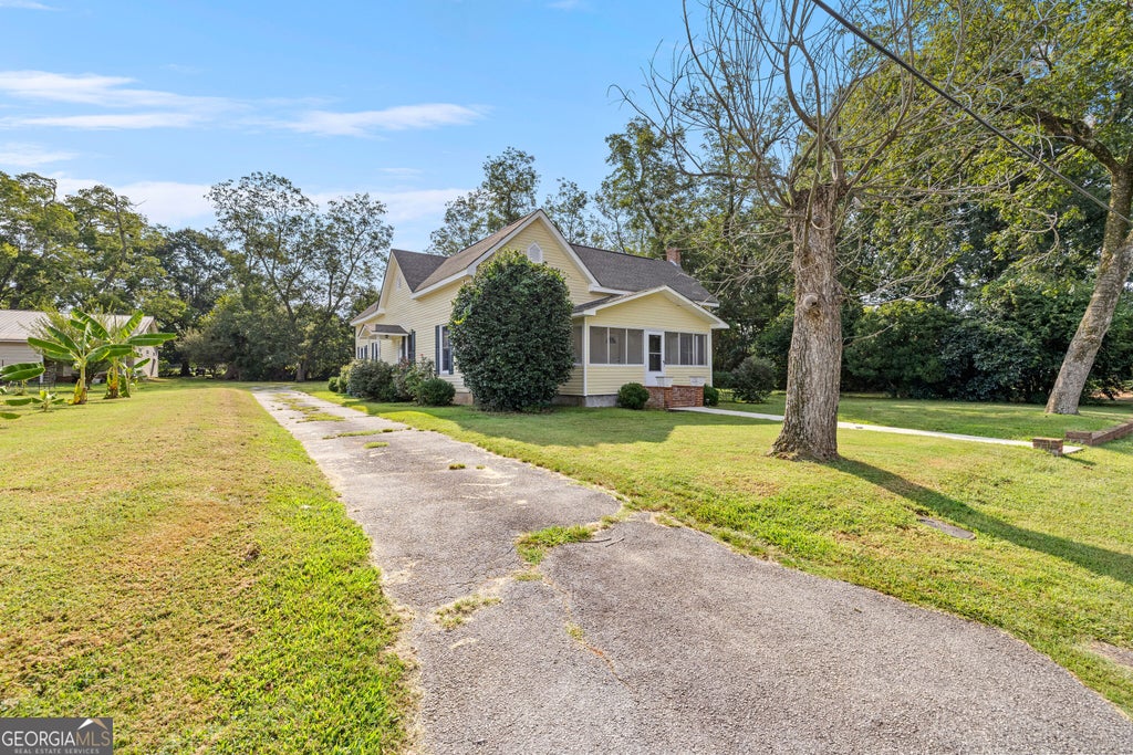 Photo of 95 College St, Yatesville, GA 31097 (MLS # 10870640)