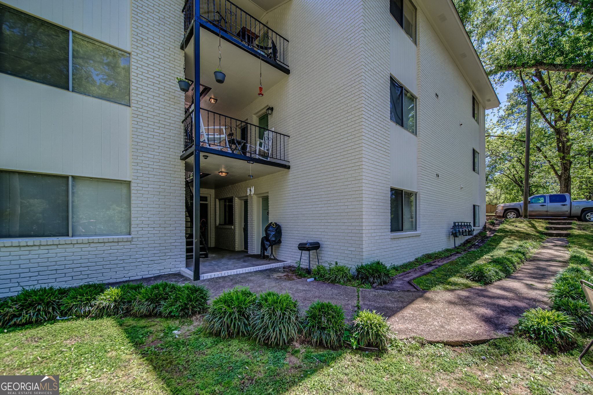 144 Jackson ST