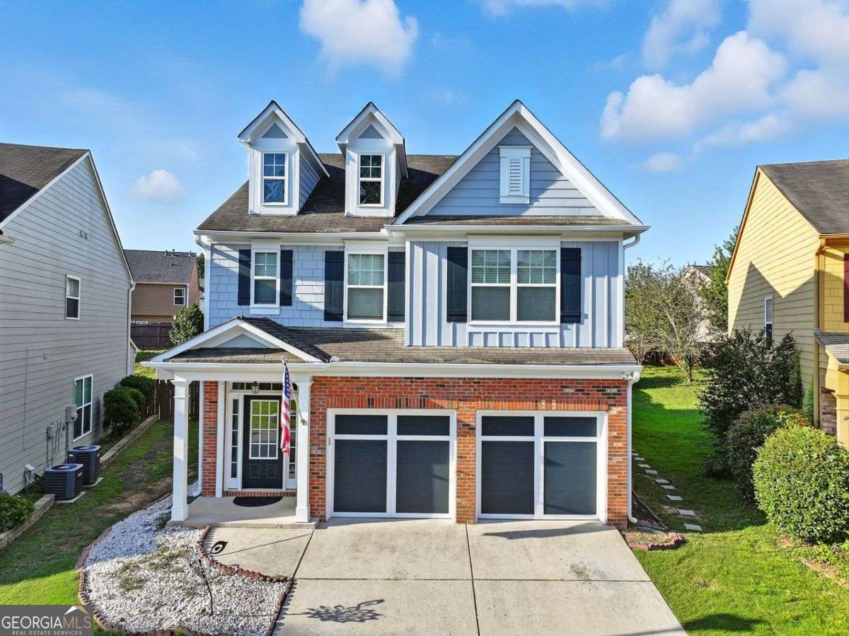 Welcome to this beautifully updated and well-maintained home located in the desirable Stonehaven Point Community within the Forsyth district. The open concept main floor is perfect for everyday living and hosting, the kitchen has been tastefully updated, dining area flows into the large family room with a gas cozy fireplace, while the bedrooms provide plenty of space to relax. Stepping outside, the covered patio offers a private and tranquil outdoor living space, perfect for enjoying the pleasant weather and entertaining guests. The spacious outdoor area, with its well-maintained landscaping, adds to the overall appeal and livability of the property.