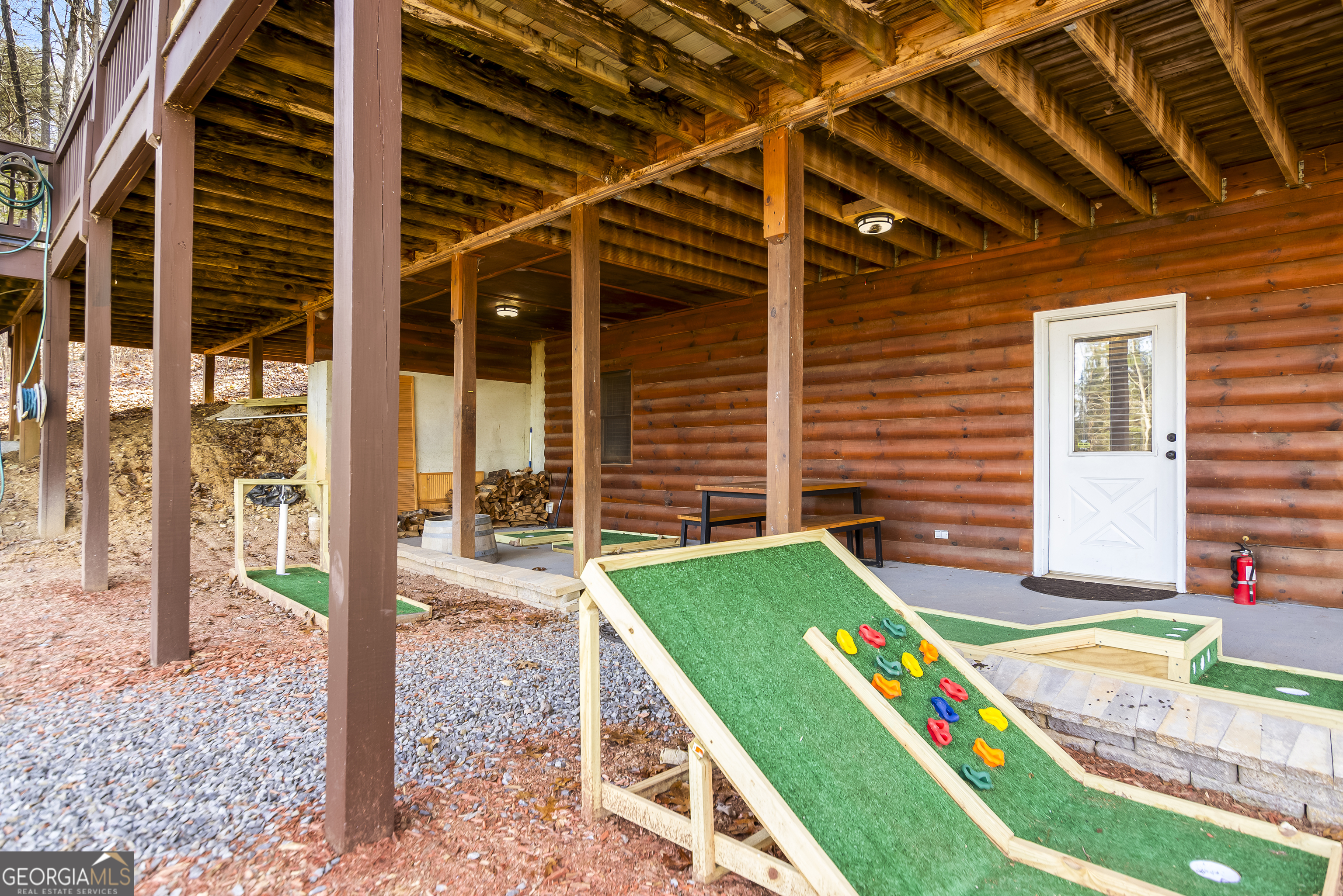 211 Highland Forest DR