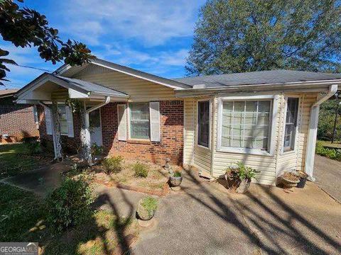 Photo of 163 Wood Circle, Winder, GA 30680 (MLS # 10630861) Photo of 163 Wood Circle, Winder, GA 30680 (MLS # 10630861)