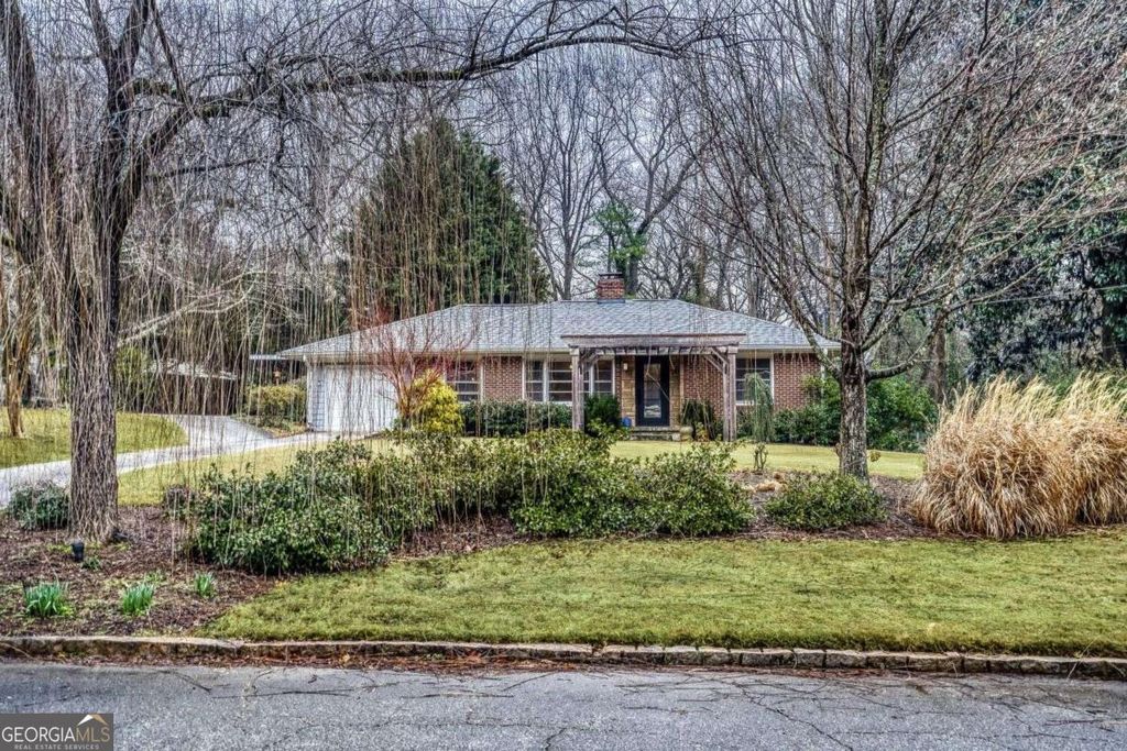 Photo of 905 Milam Circle, Clarkston, GA 30021 (MLS # 10686869)