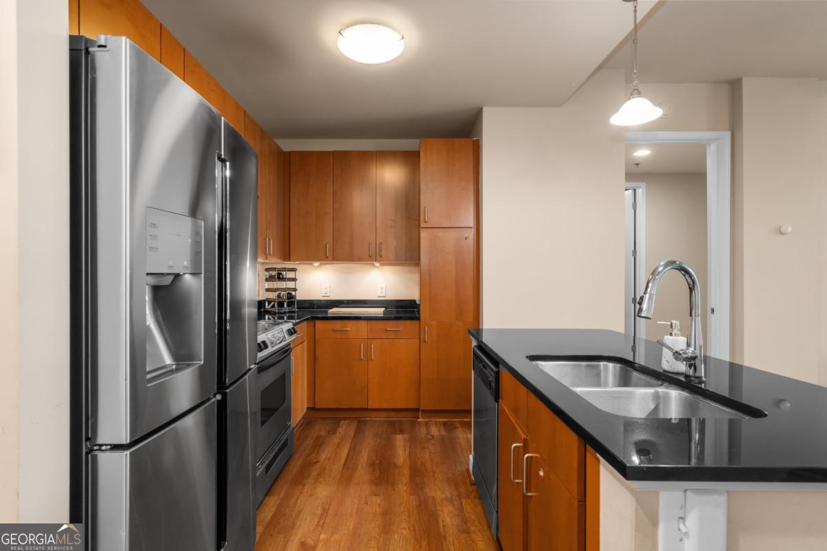 711 Cosmopolitan DR 517