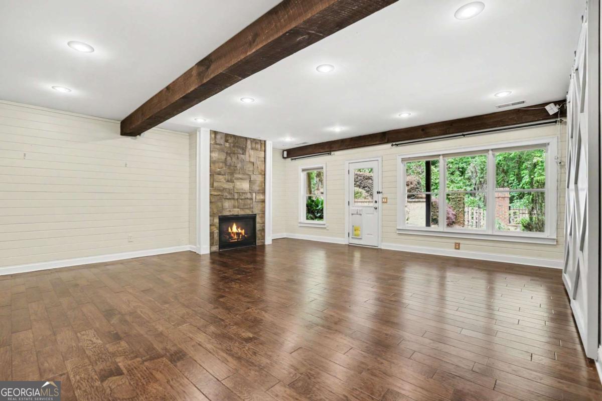 6070 Narcissa PL