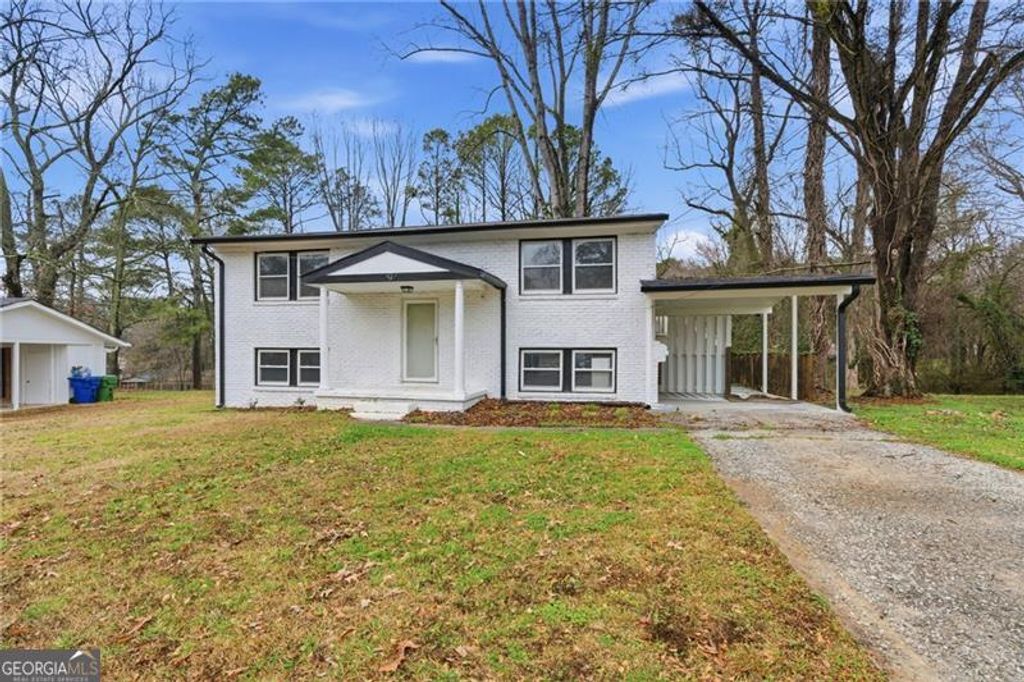 Photo of 2909 Cambridge Drive SW, Atlanta, GA 30331 (MLS # 10698088)