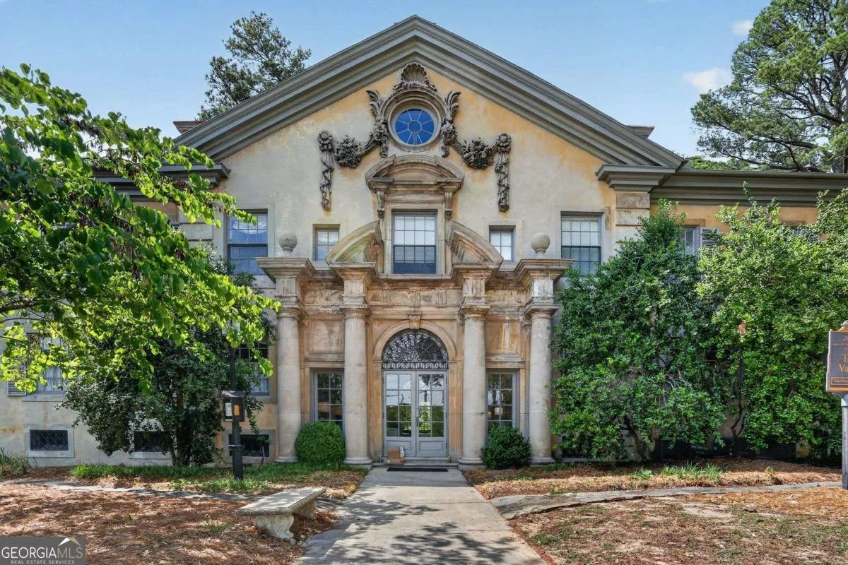 200 Montgomery Ferry Drive NE Unit 19