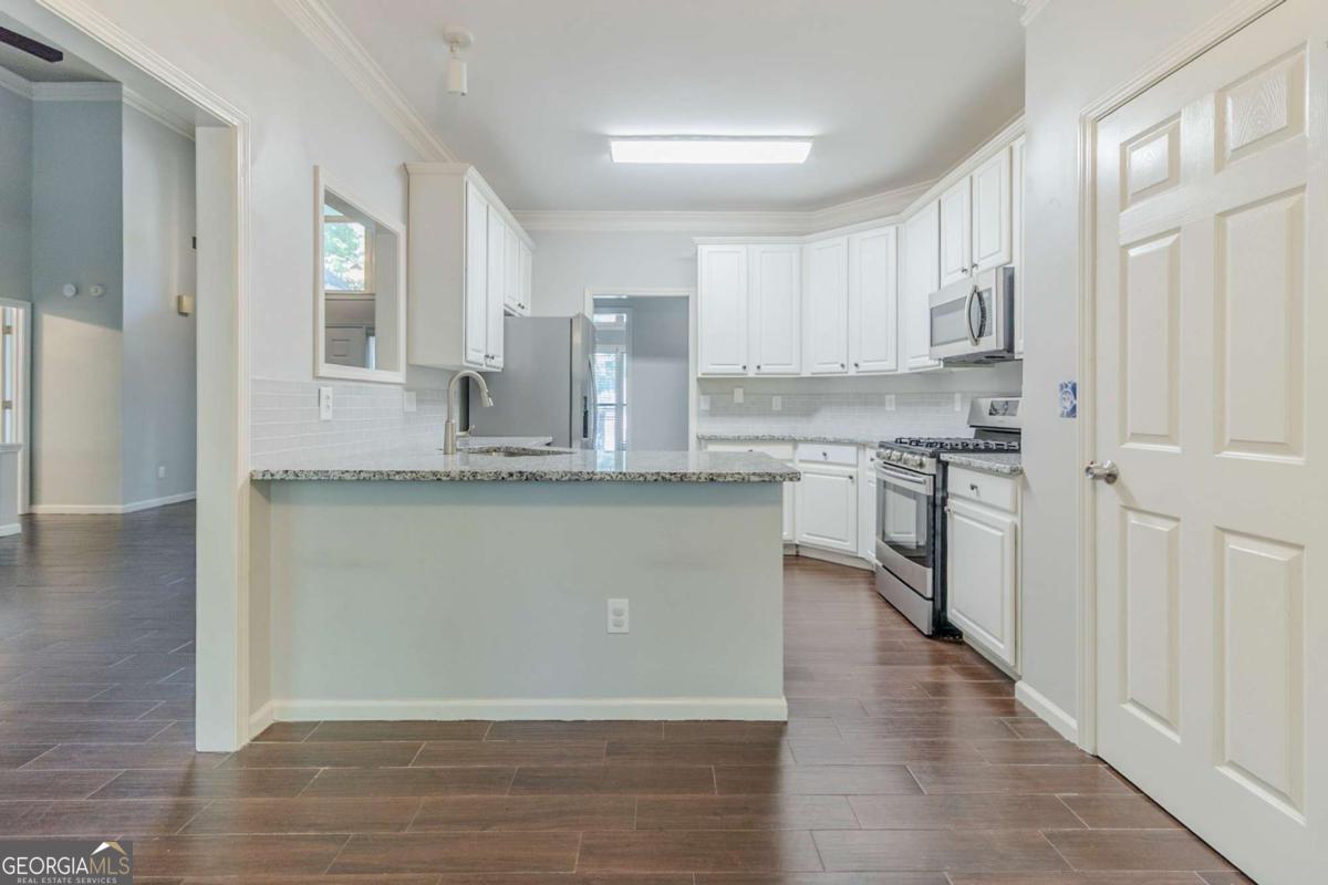 5335 Lexington View PL