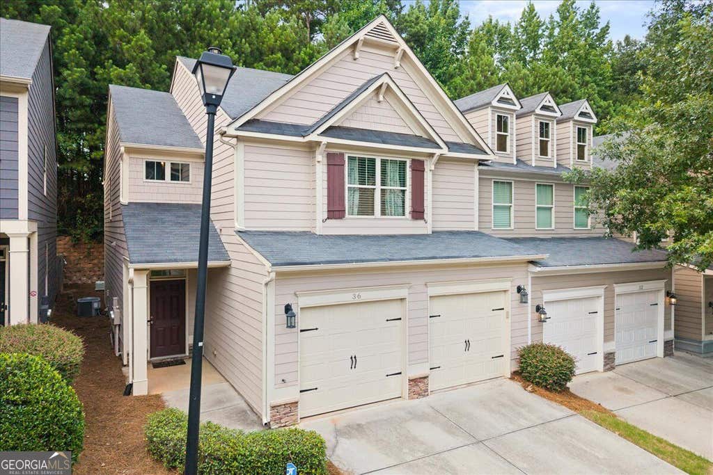 Photo of 36 Grampian Way #4, Marietta, GA 30008 (MLS # 10829129)