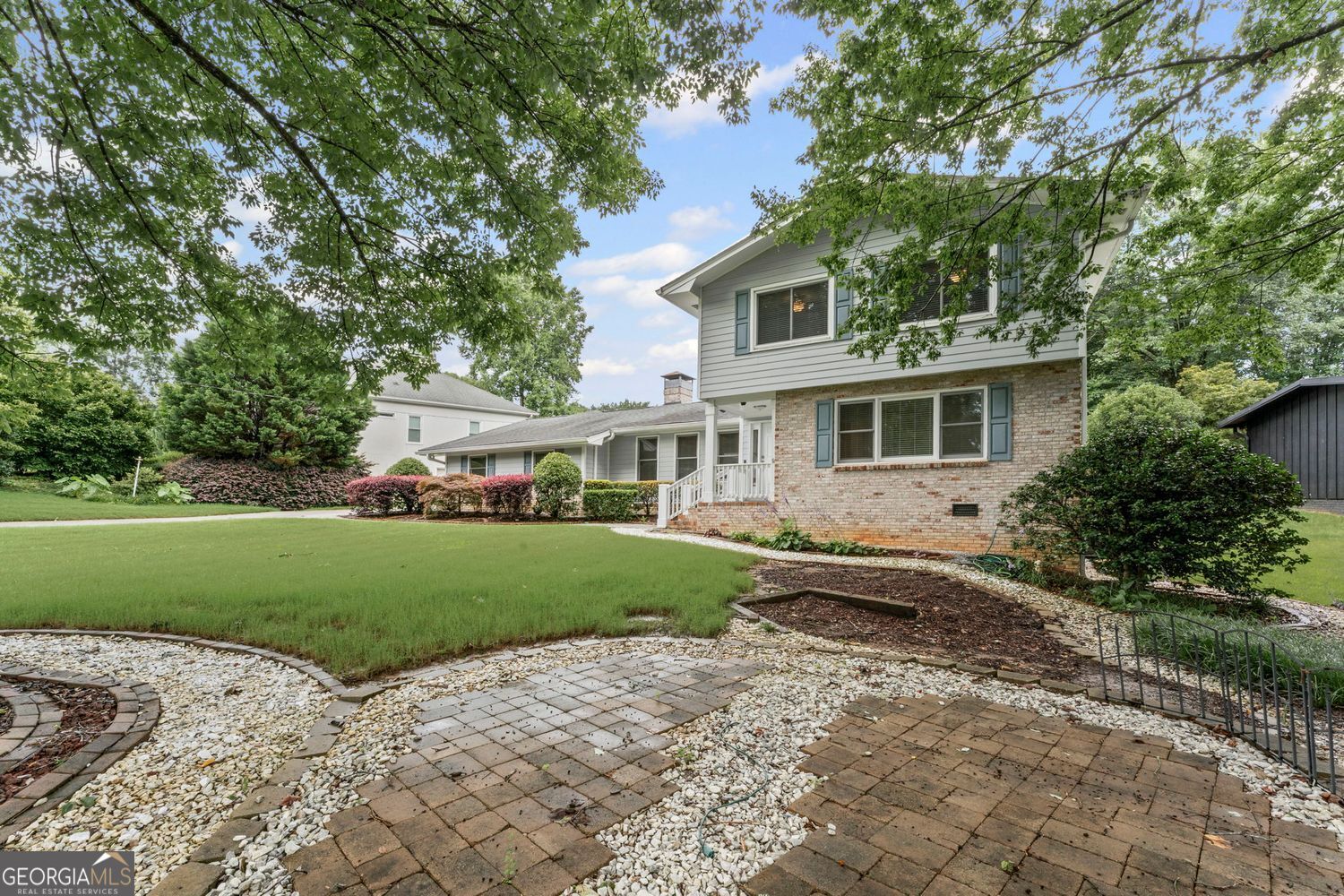 2737 Fontainebleau Drive