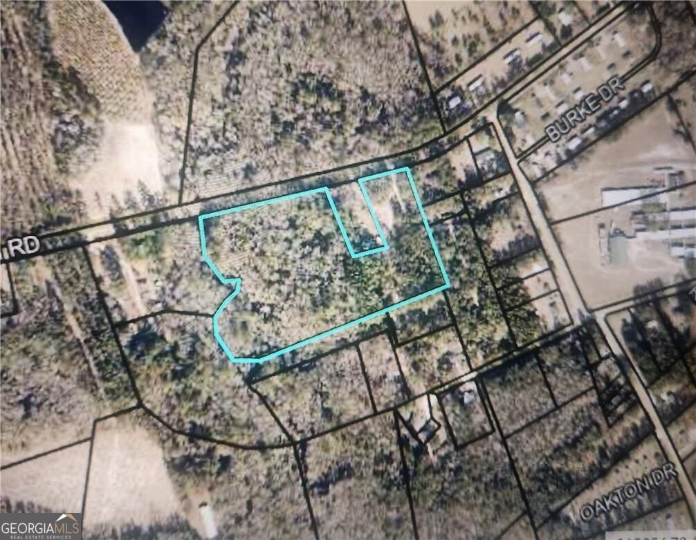 10 acres of land minutes away from downtown Springfield, but tucked away for a secluded homestead!!! Set up an appointment to view this amazing property.