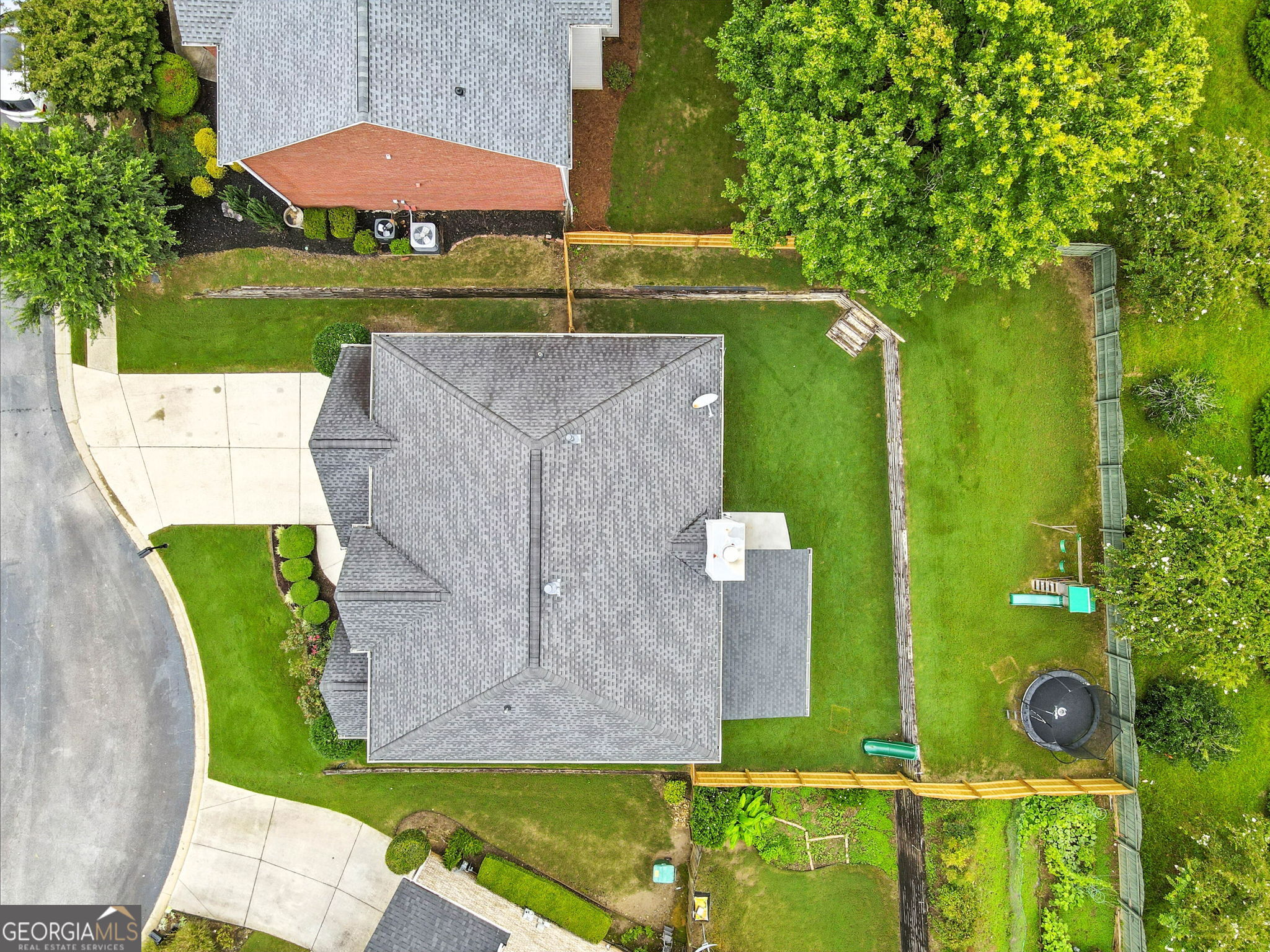 Smyrna, Georgia 30082, United States, 4 Bedrooms Bedrooms, ,3 BathroomsBathrooms,Residential,Pending,203226