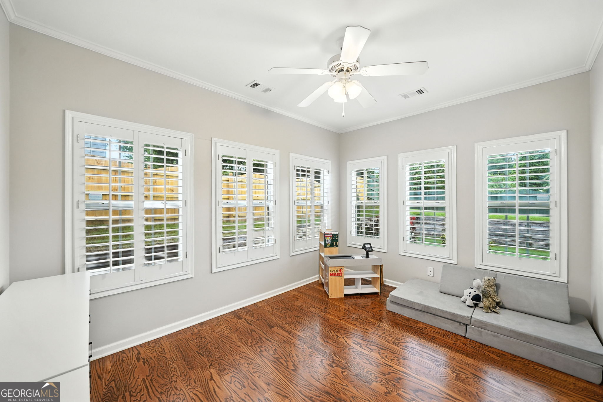 Smyrna, Georgia 30082, United States, 4 Bedrooms Bedrooms, ,3 BathroomsBathrooms,Residential,Pending,203226