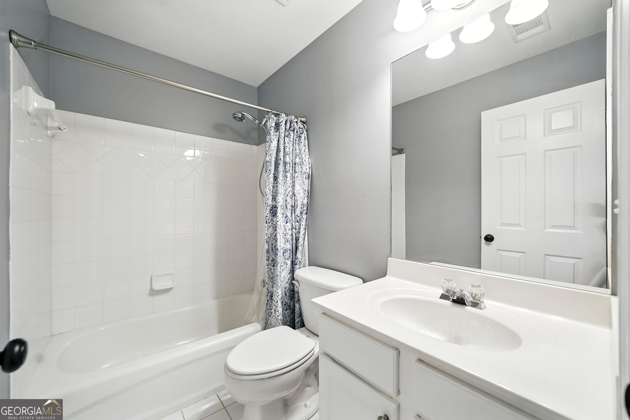 Smyrna, Georgia 30082, United States, 4 Bedrooms Bedrooms, ,3 BathroomsBathrooms,Residential,Pending,203226