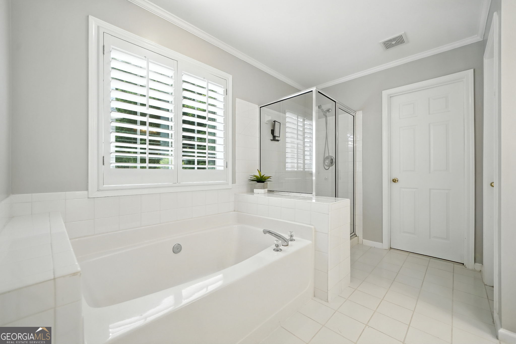 Smyrna, Georgia 30082, United States, 4 Bedrooms Bedrooms, ,3 BathroomsBathrooms,Residential,Pending,203226