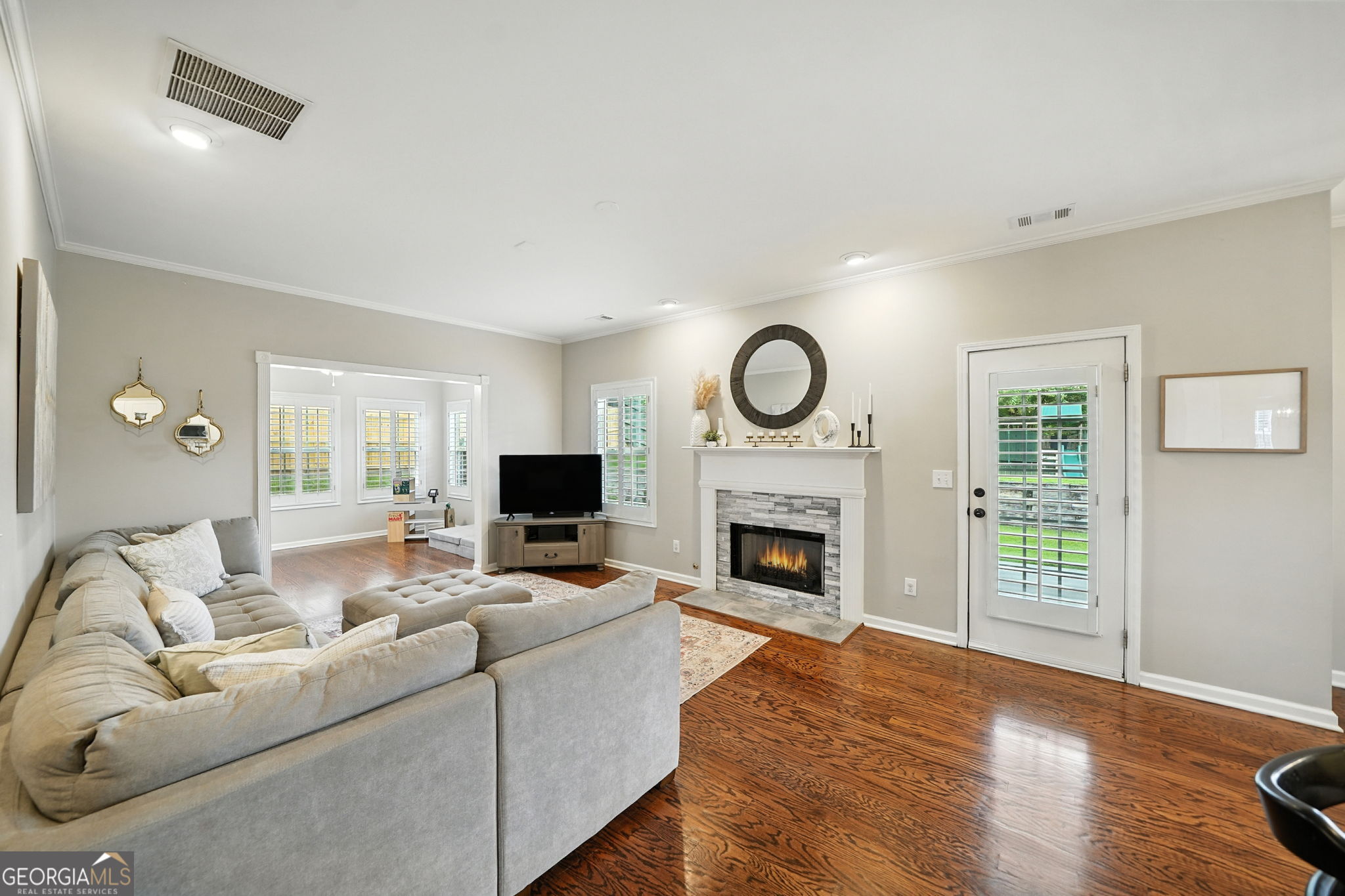 Smyrna, Georgia 30082, United States, 4 Bedrooms Bedrooms, ,3 BathroomsBathrooms,Residential,Pending,203226