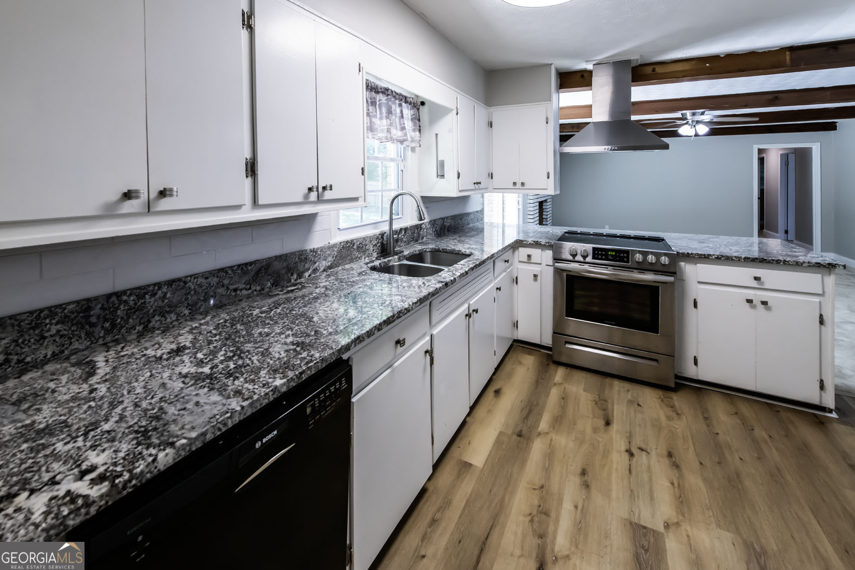 120 Blackwood CT SE