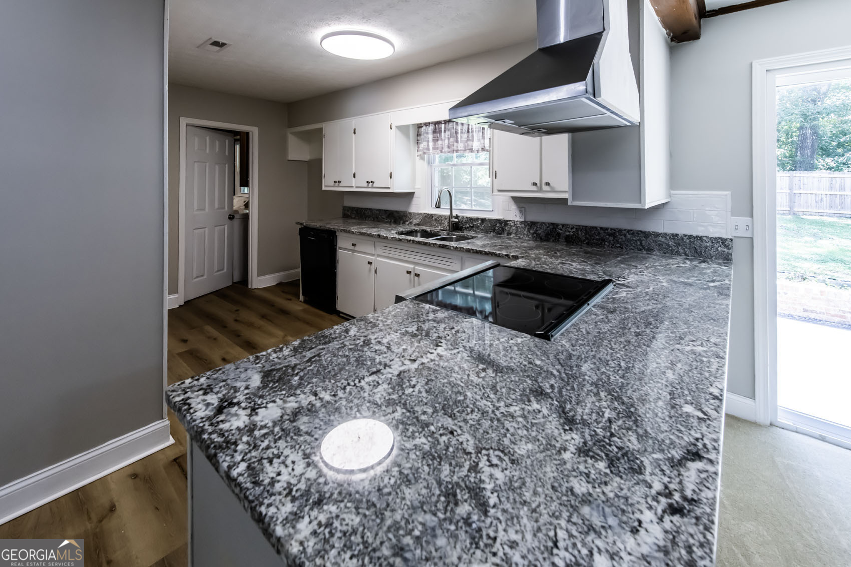 120 Blackwood CT SE