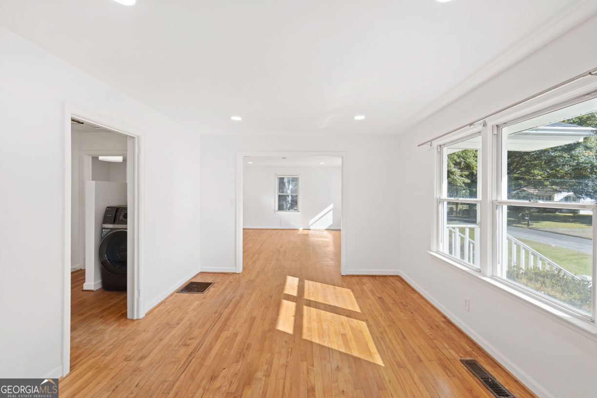 Atlanta, Georgia 30324, United States, 3 Bedrooms Bedrooms, ,2 BathroomsBathrooms,Residential,Active,240655