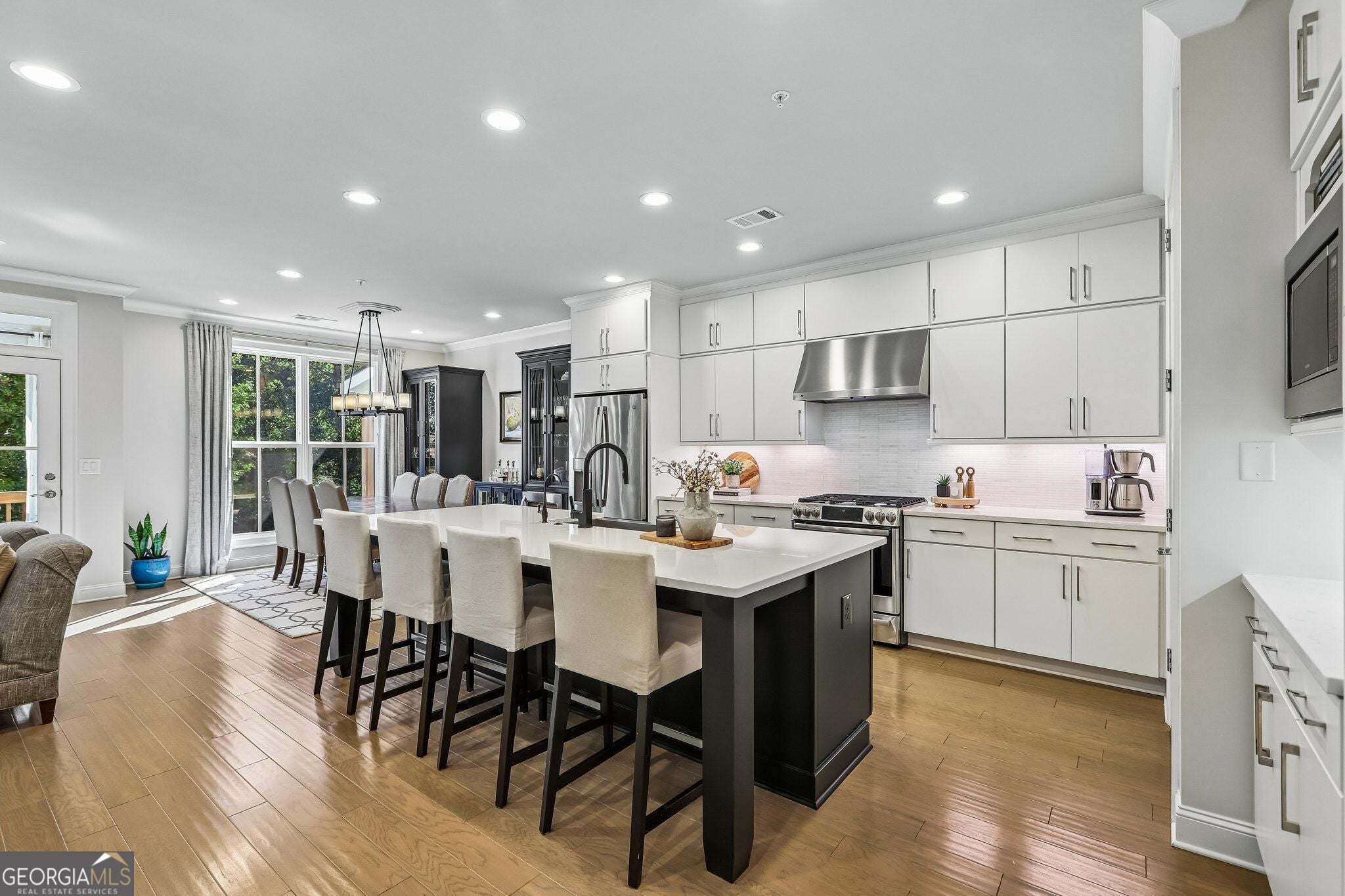 202 Phillips LN