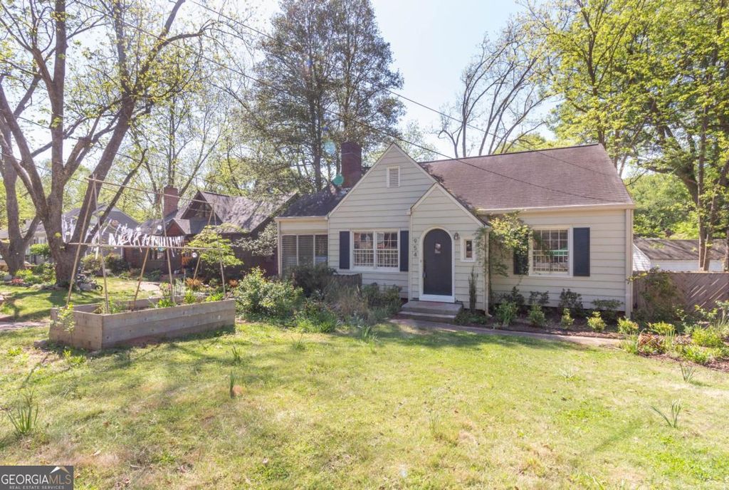 Photo of 954 Sylvan Place SW, Atlanta, GA 30310 (MLS # 10728779)