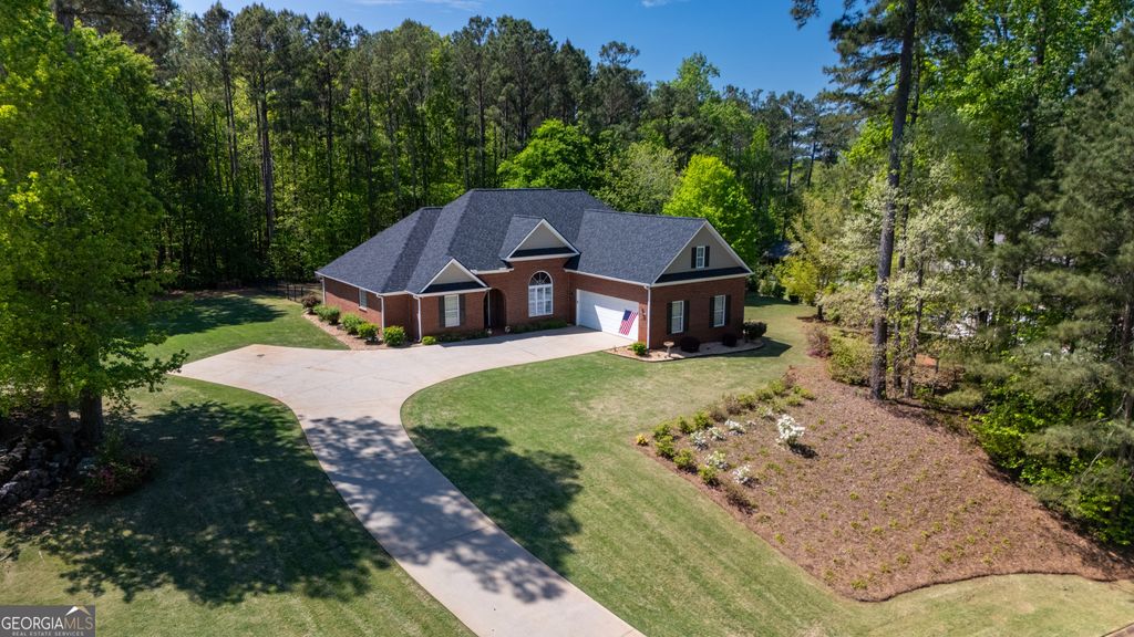 Photo of 124 Riverbluff Drive, Lagrange, GA 30240 (MLS # 10729925)