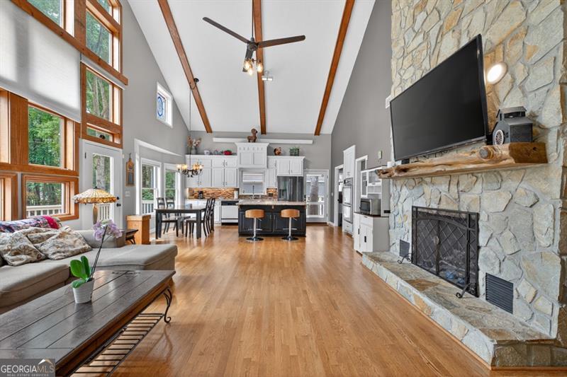 906 Old Collins RD