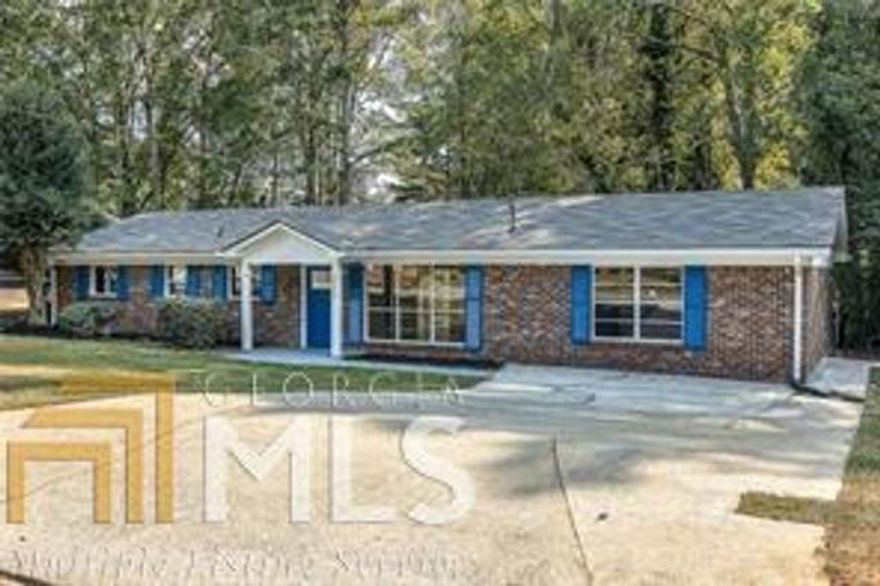 Picture you & your family living in this recently renovated 4 sided brick hm with open concept and lots of light. New stainless steel appliances, new tiles, nearly new roof and mostly new windows, new paint throughout. Newly redone tiled baths w new toilets, new vanities, tiled kitch floor. New carpet and laminate floors. New granite counter tops in the kitchen w lovely back splash, new SS appl , new cabinets w view from kitch to dining. New lights & new plumbing fixtures. This is a home you won't want to miss!