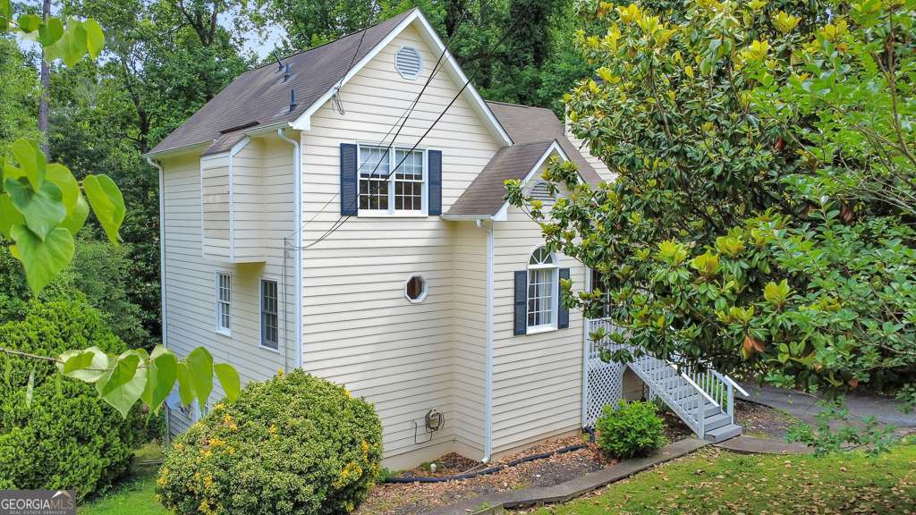 2648 Foxglove DR SW