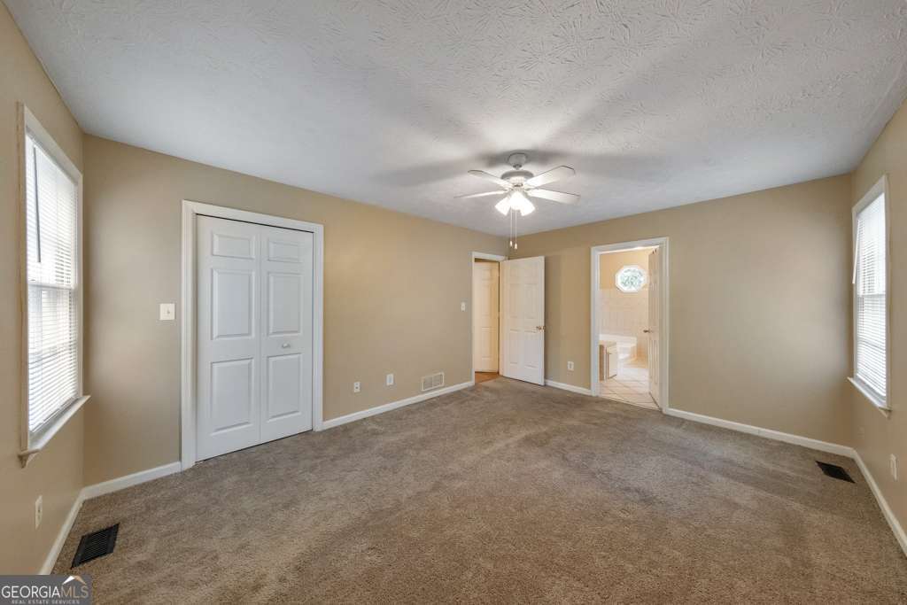 2648 Foxglove DR SW