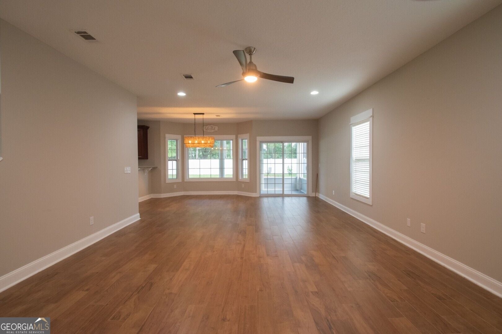303 Overlook BND
