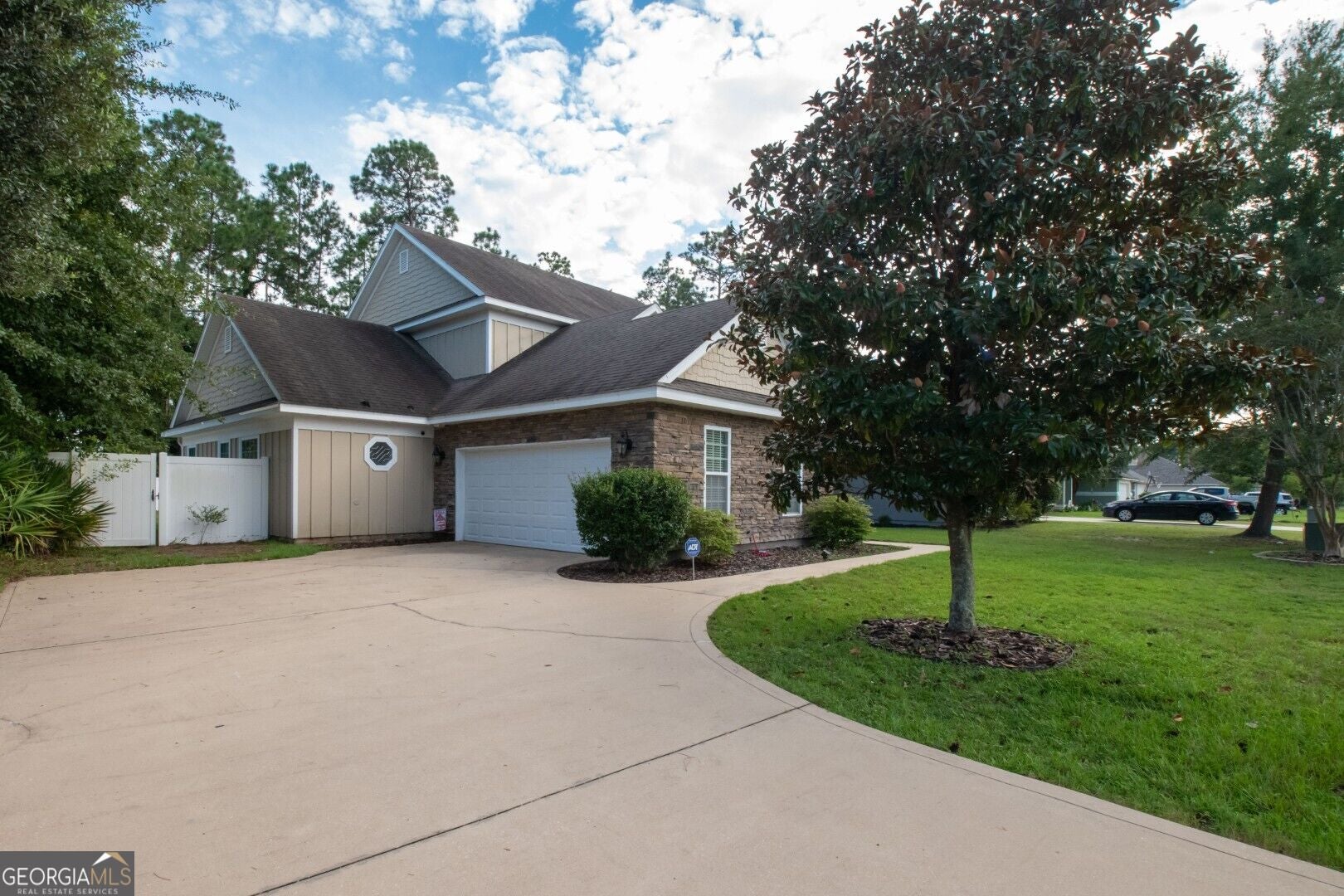 303 Overlook BND