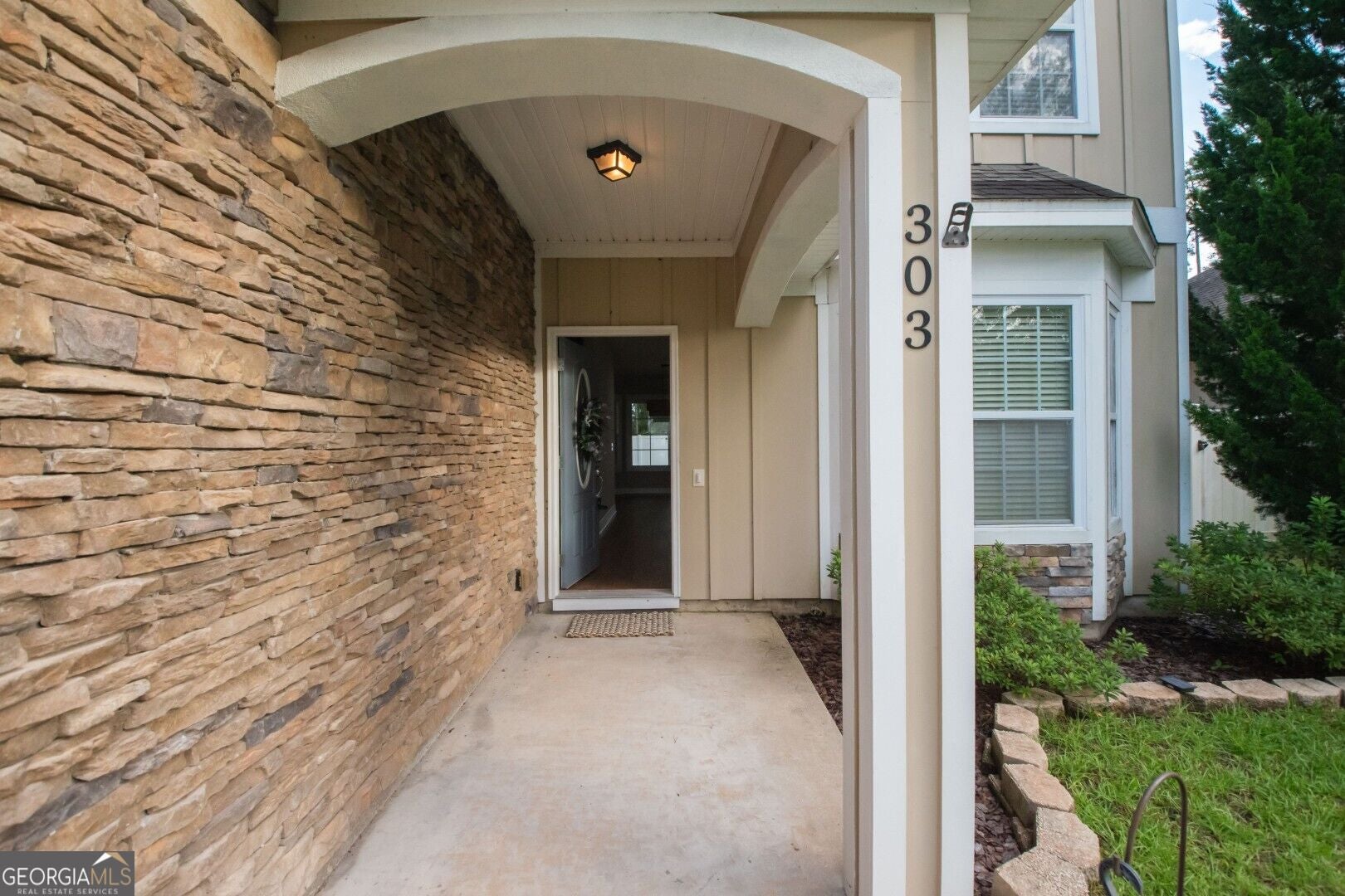 303 Overlook BND