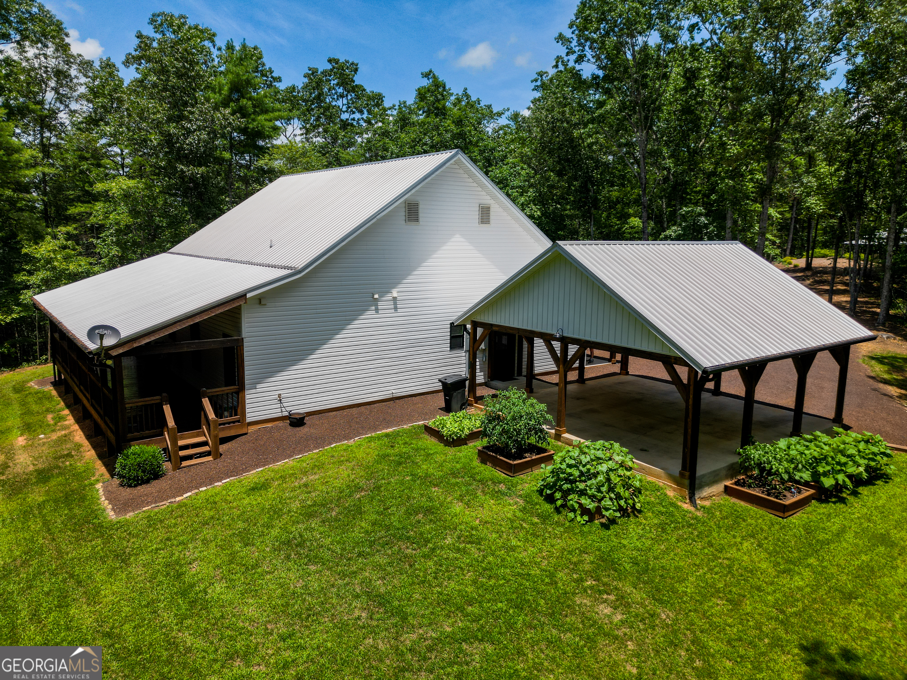 3891 River Hill RD