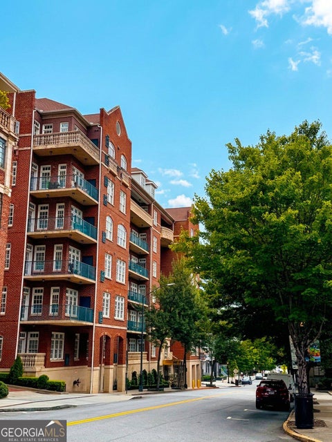 Photo of 77 Peachtree Place NE #211, Atlanta, GA 30309 (MLS # 10848267)