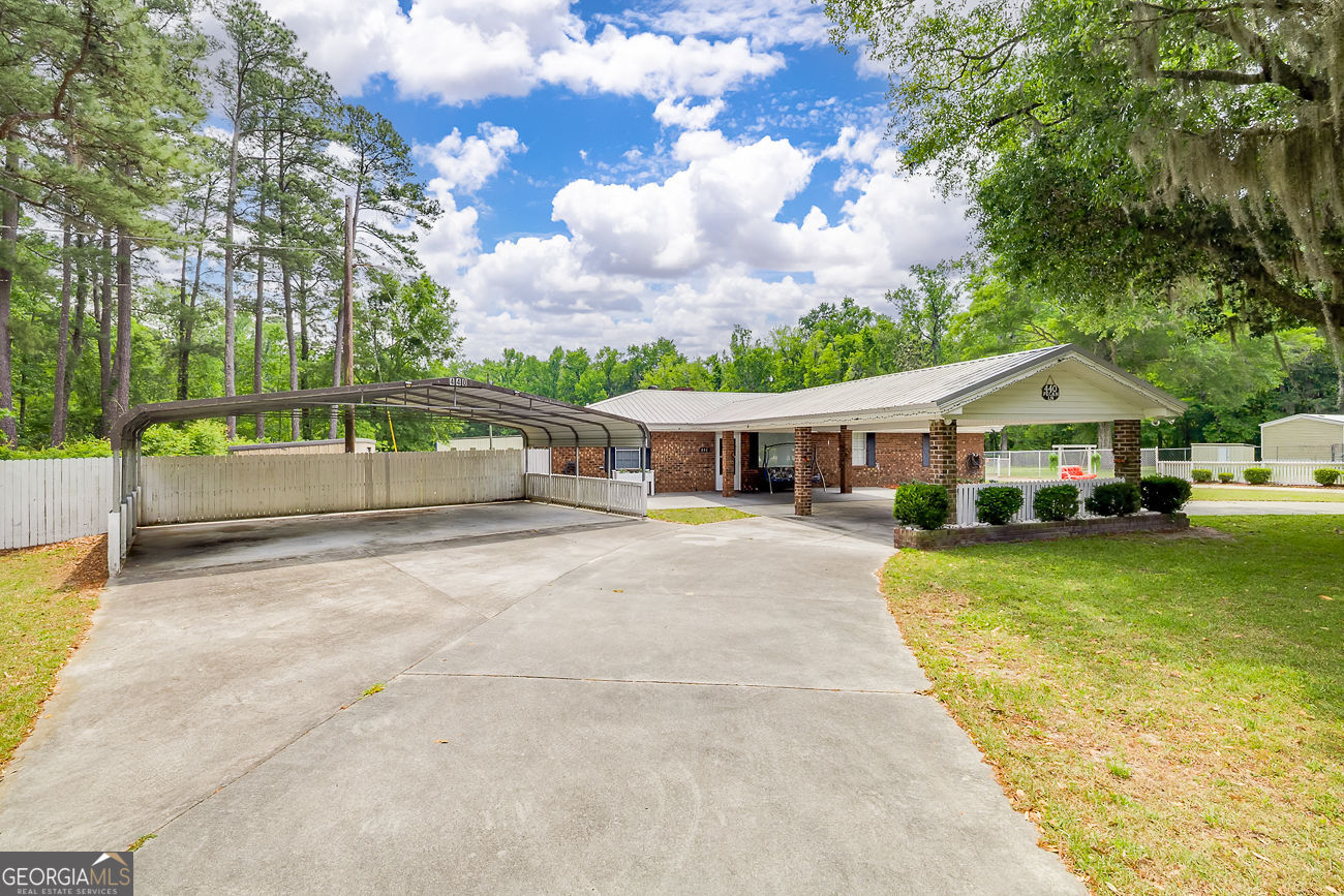 440 Pecan LN
