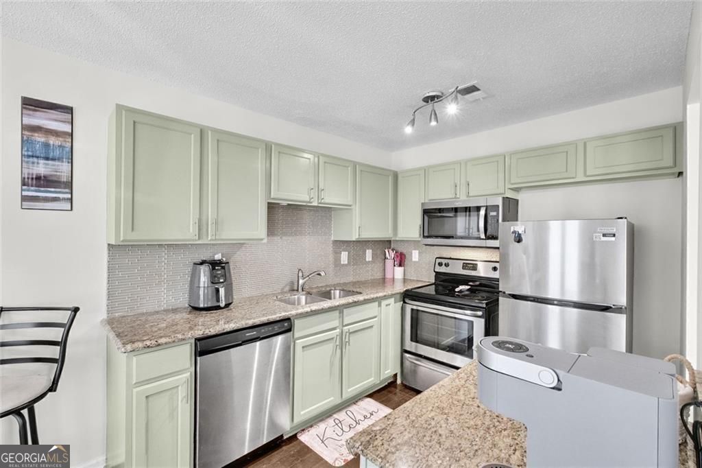 PARKVIEW COMMONS - Residential