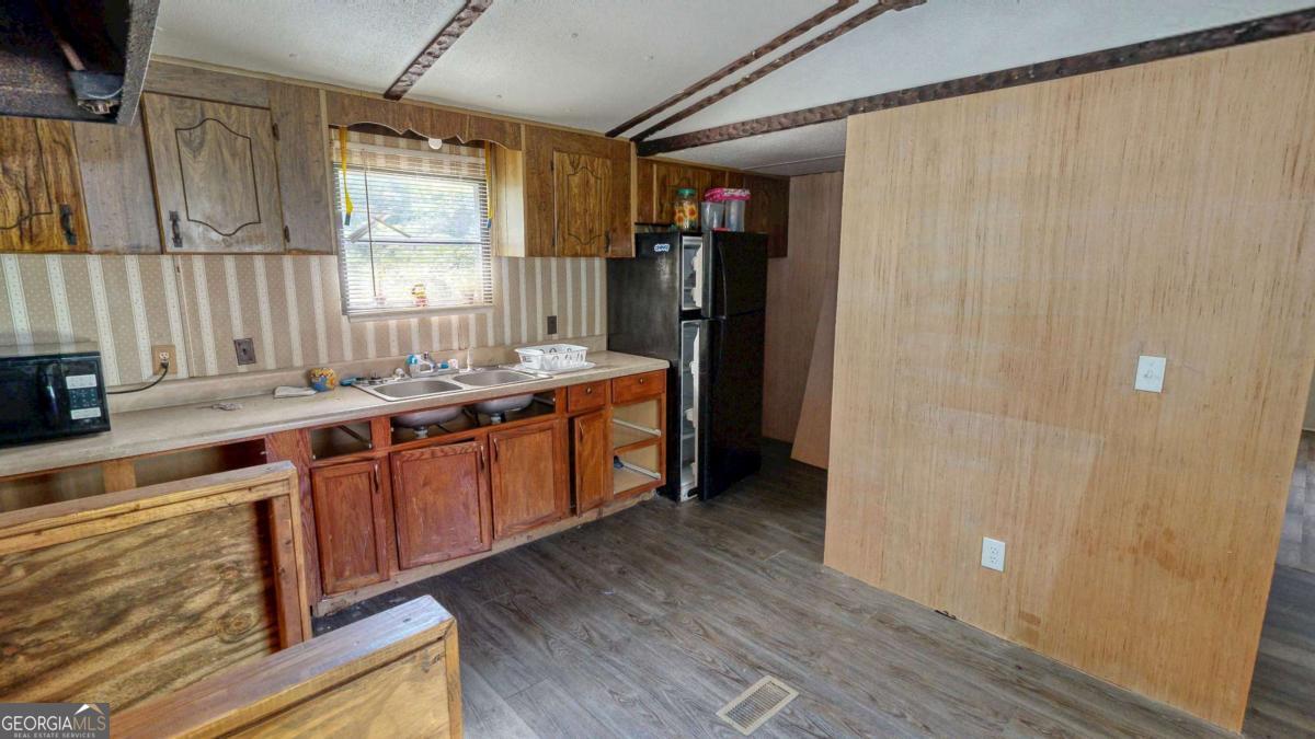 2067 Sand Hill RD