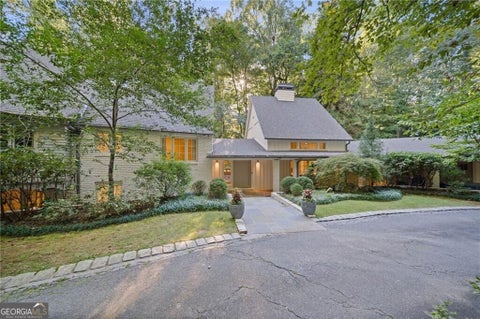 Photo of 695 W Conway Drive, Atlanta, GA 30327 (MLS # 10867135)