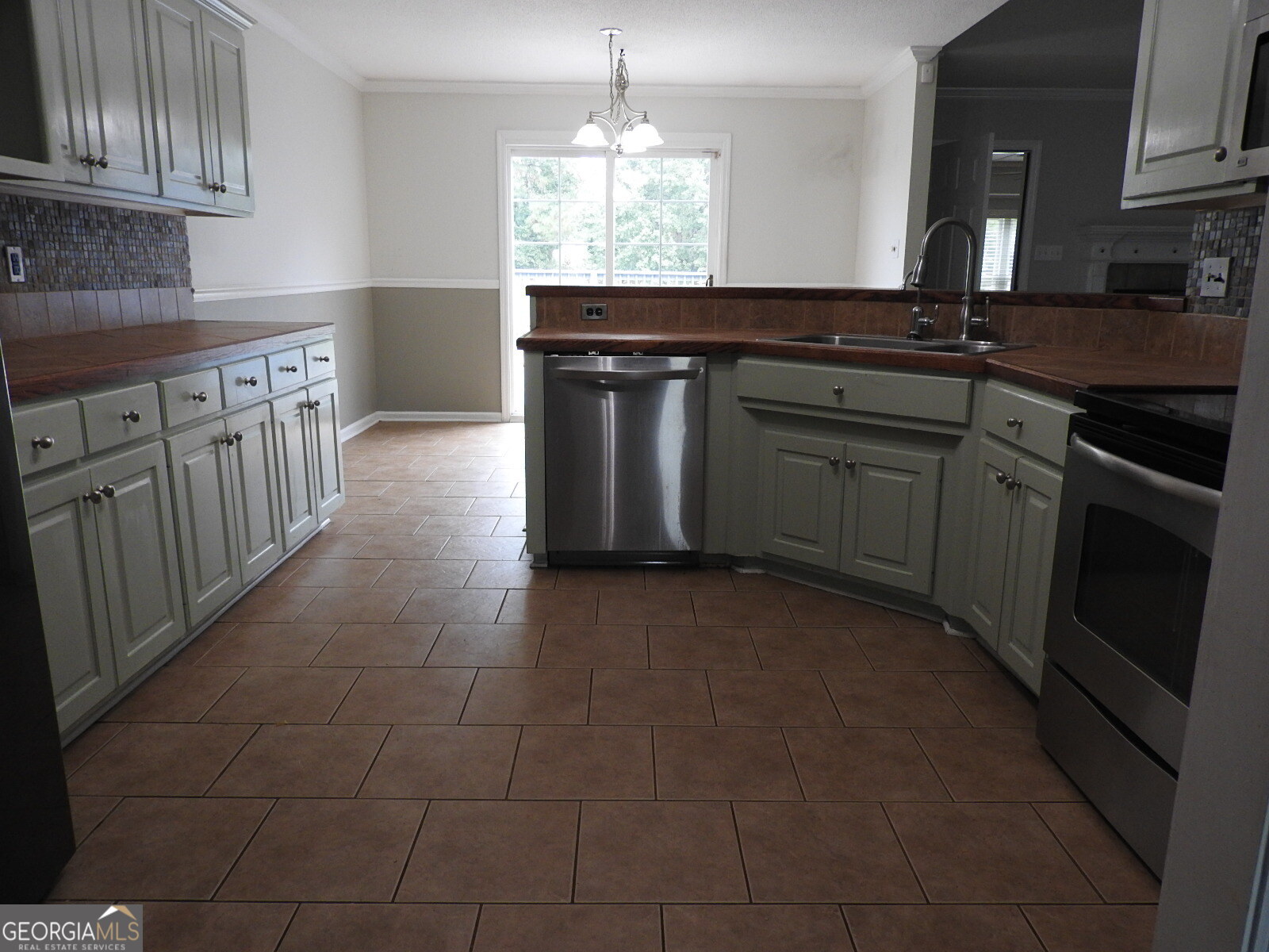 2943 Findley Chase
