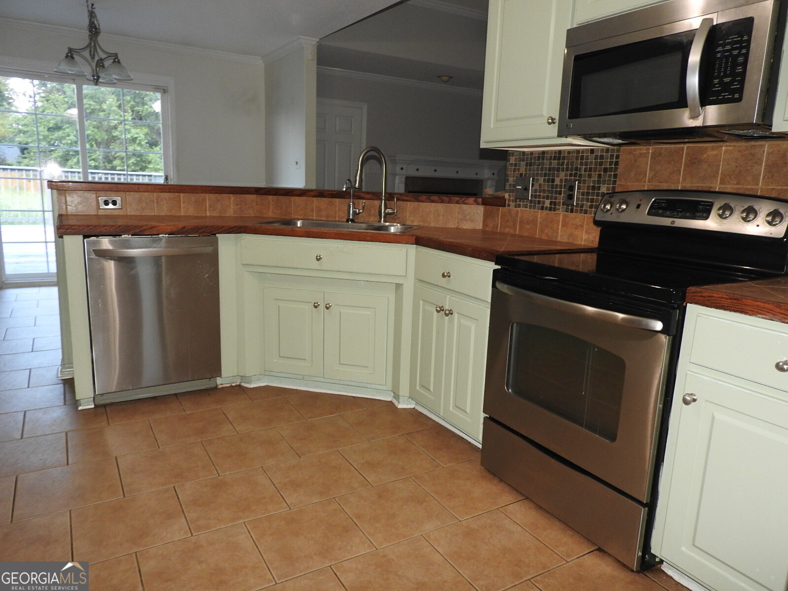 2943 Findley Chase